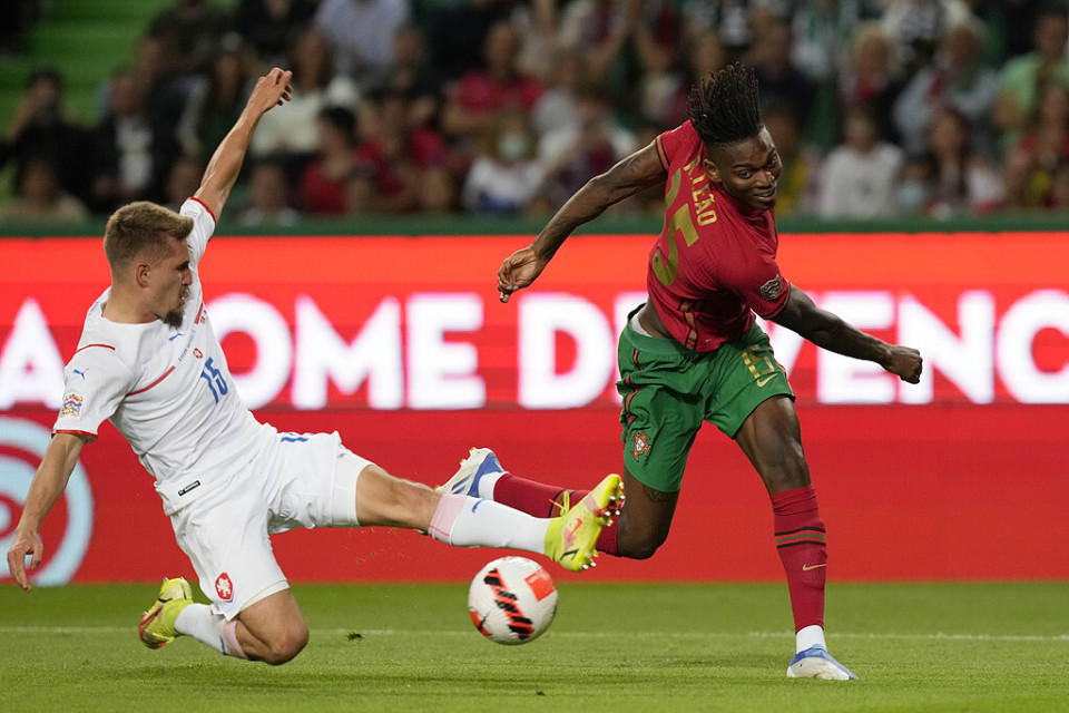 JEWk, 拉胯并遭遇, 万欧元 JEWk, 拉胯并遭遇, 万欧元